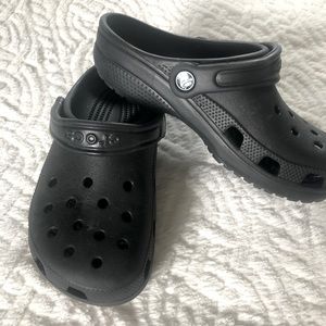 Classic Crocs - black, size 7